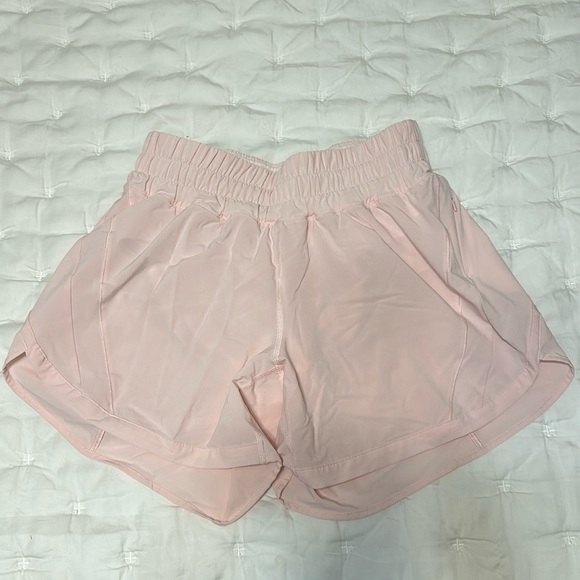 Lululemon size 6 light pink shorts - Picture 1 of 2
